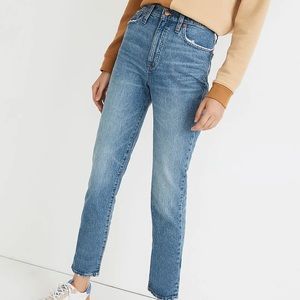 Madewell Classic Straight Jeans in Nearwood Wash